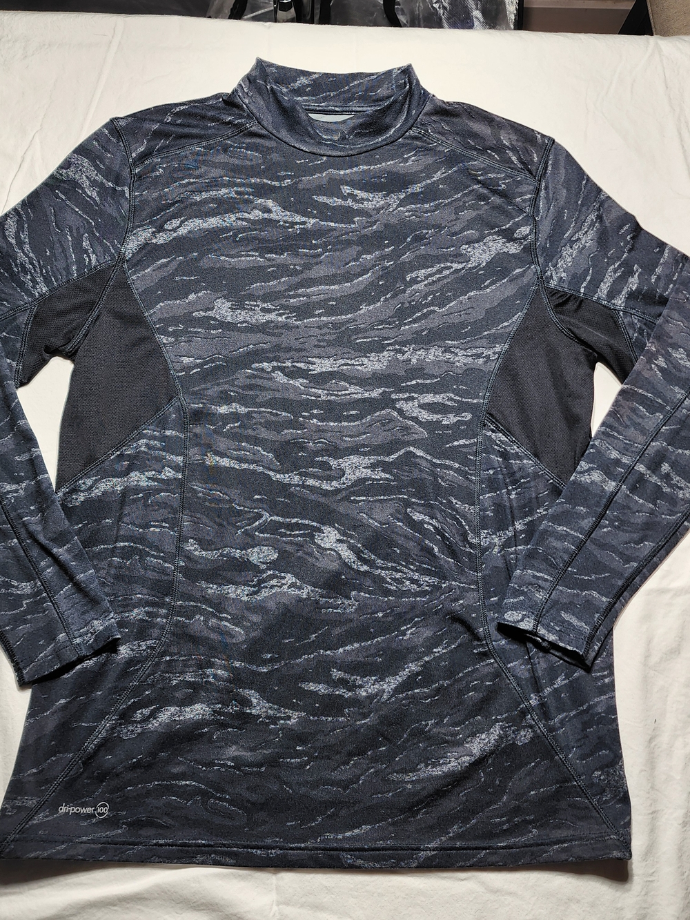 Men's Long Sleeve Performance Top in Charcoal Tiger Camo